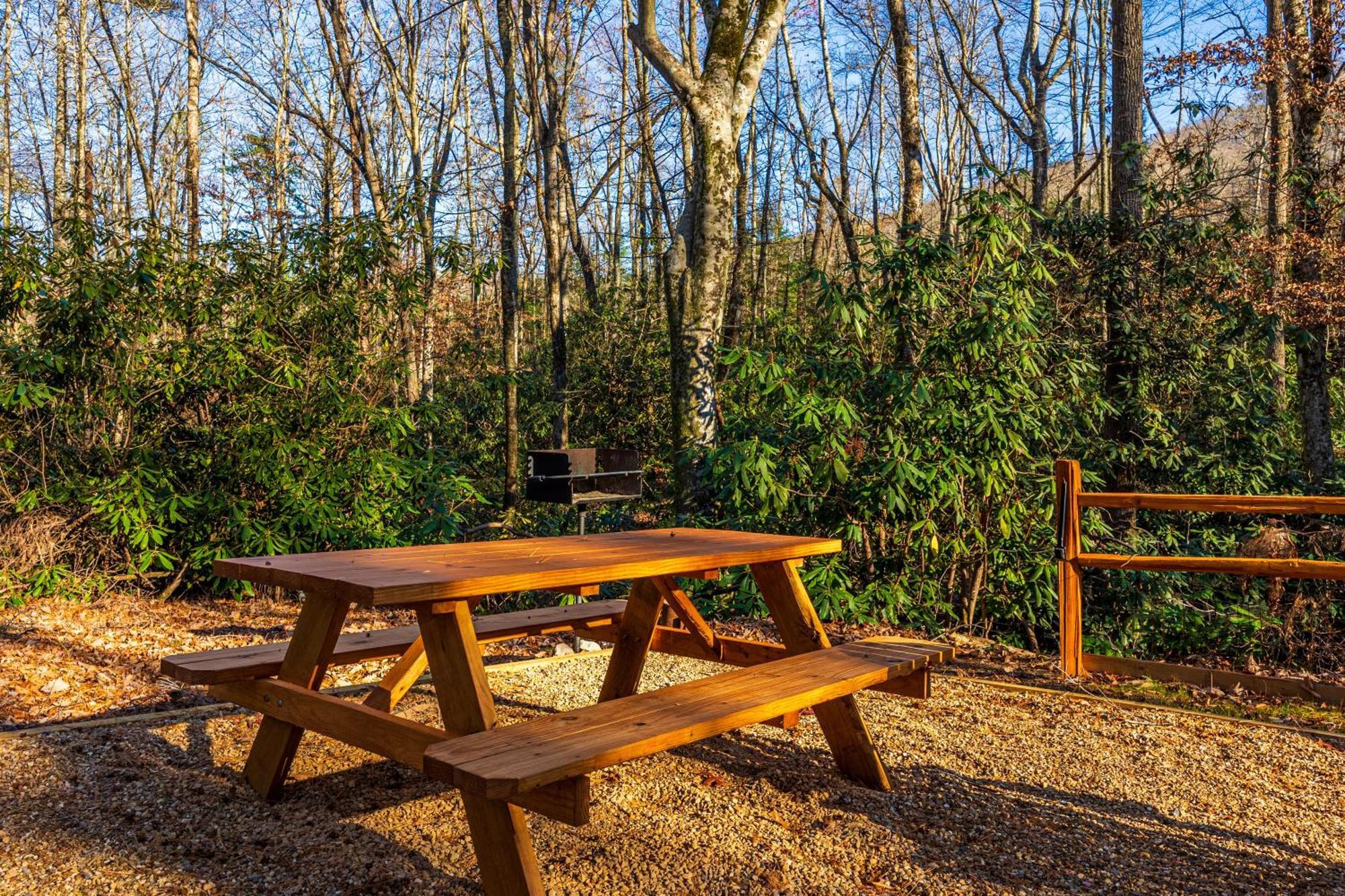 Hidden Hideaway Cabin Villa Cosby Exterior photo